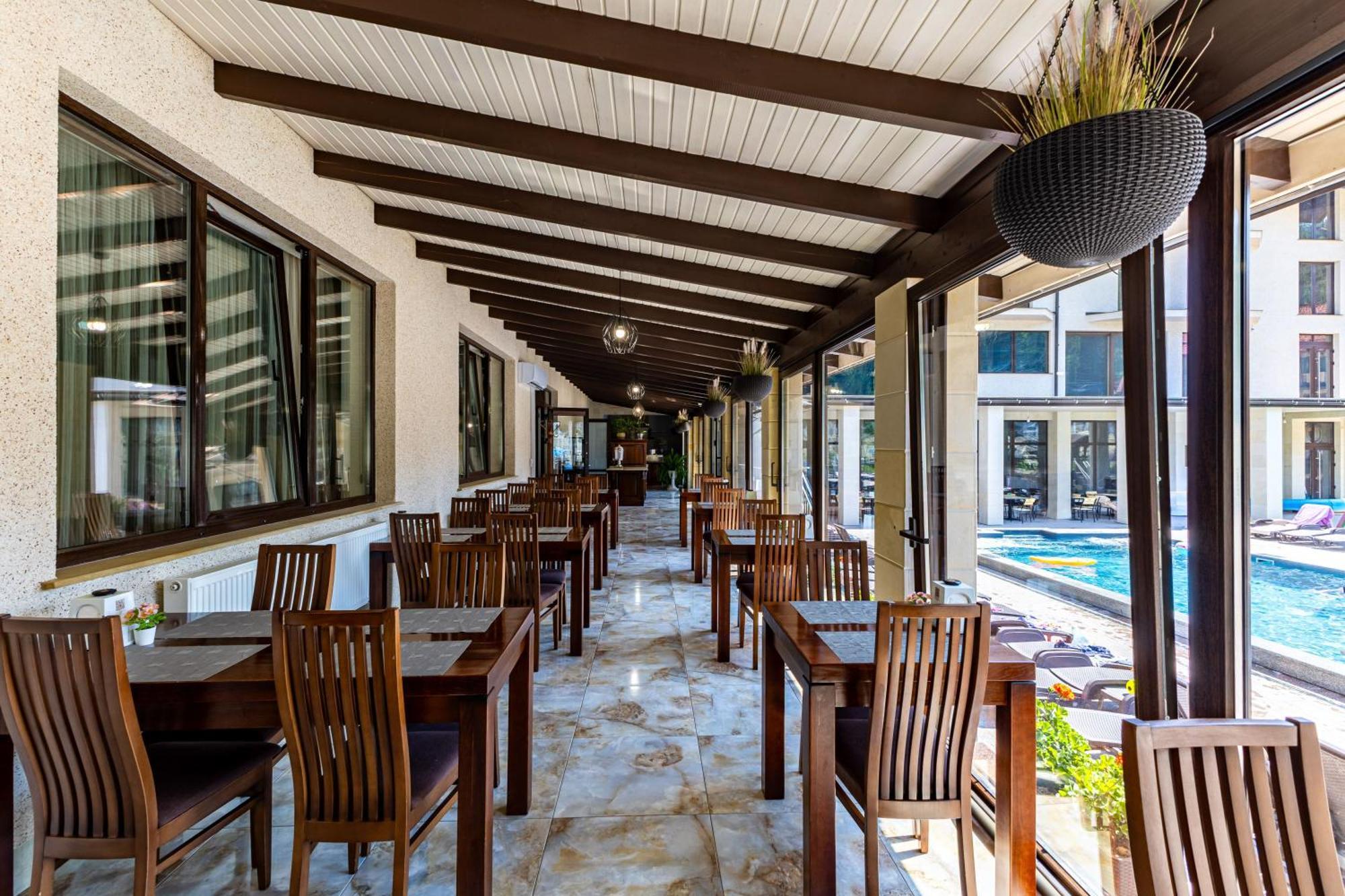 Continental Spa Resort Bukovel Kültér fotó